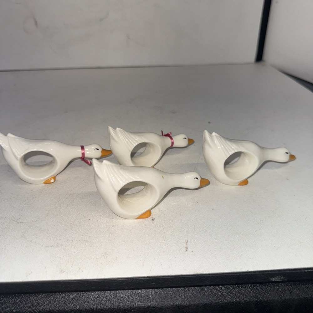Set Of 4‎ Unique Ceramic Goose/Duck Napkin Holder Rings